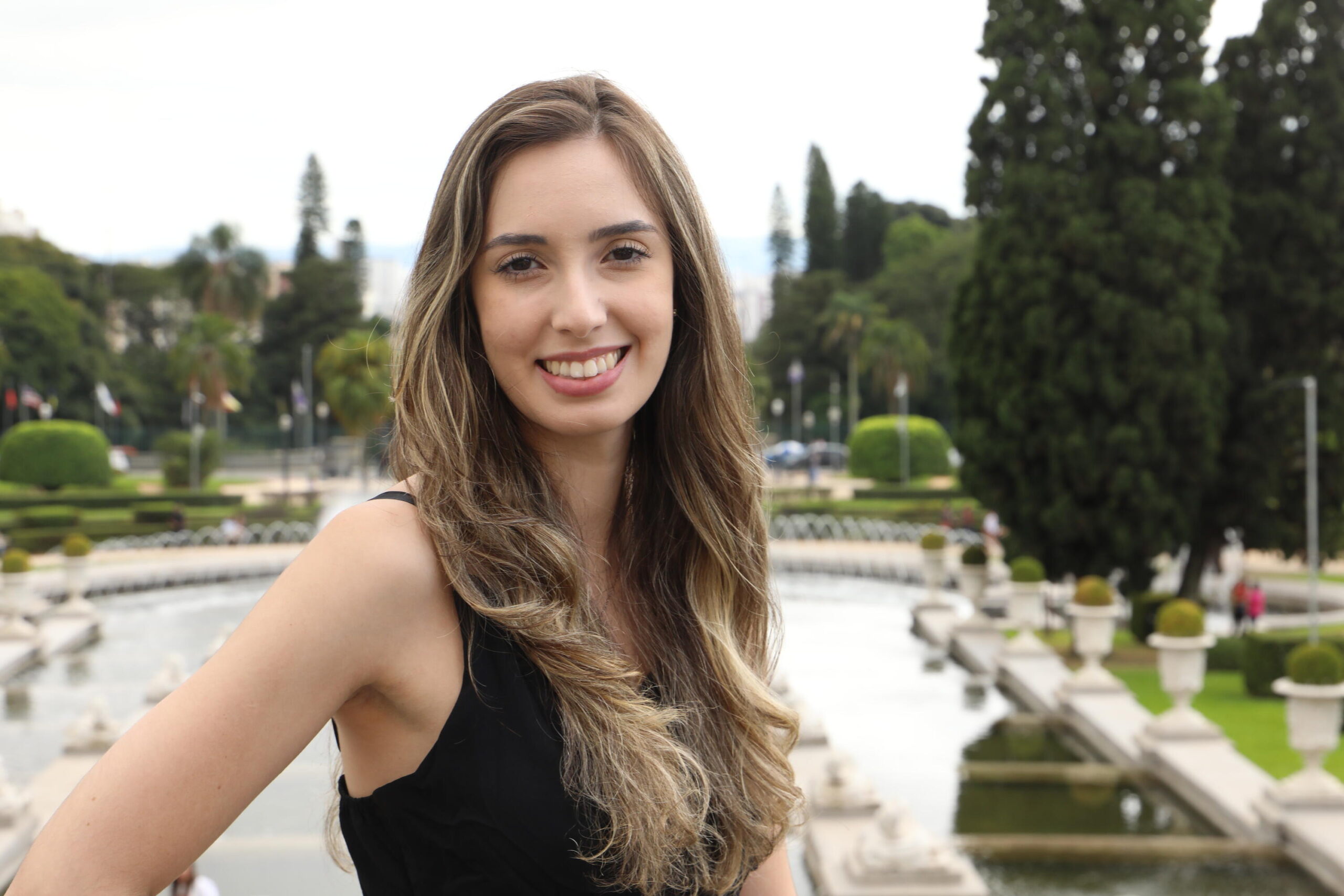 Amani Poli, arquiteta e criadora da Amani Interiores